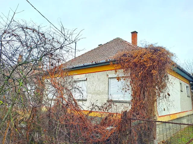 Eladó ház Tiszasüly 84 nm