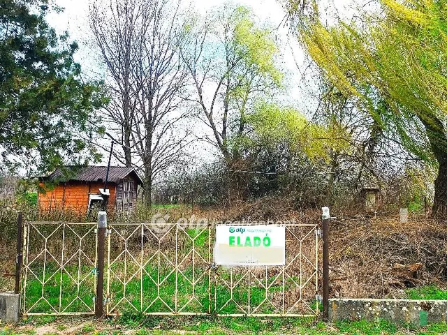 Eladó telek Tiszajenő 802 nm