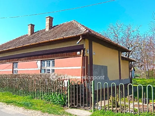Eladó ház Tiszajenő 96 nm
