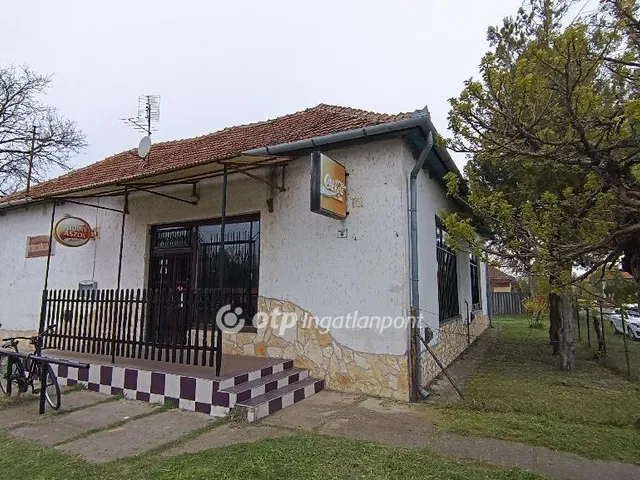 Eladó kereskedelmi és ipari ingatlan Tiszajenő 152 nm