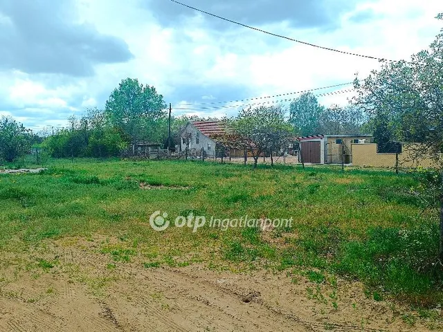 Eladó telek Nagykőrös 780 nm