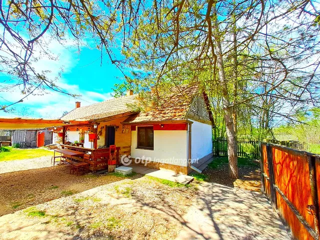 Eladó mezőgazdasági ingatlan Lajosmizse 74 nm