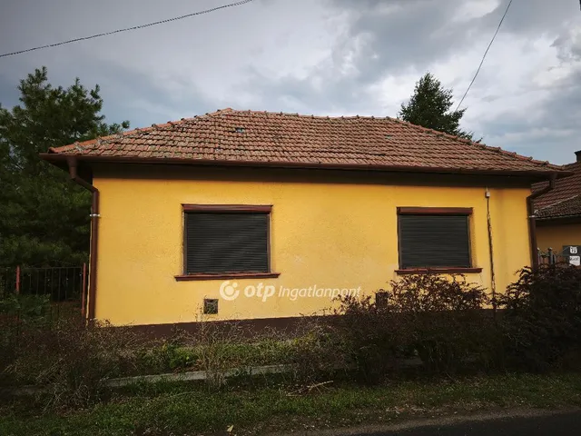 Eladó ház Tiszajenő 63 nm