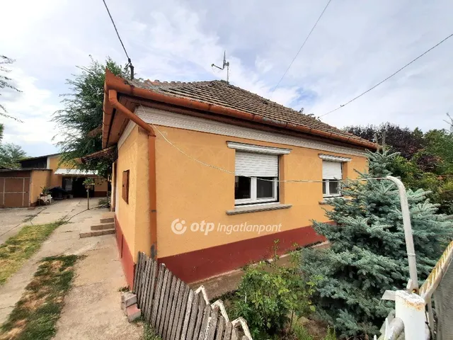 Eladó ház Abony 74 nm