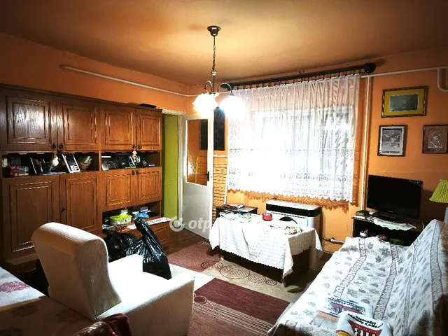Eladó ház Tiszavárkony 63 nm