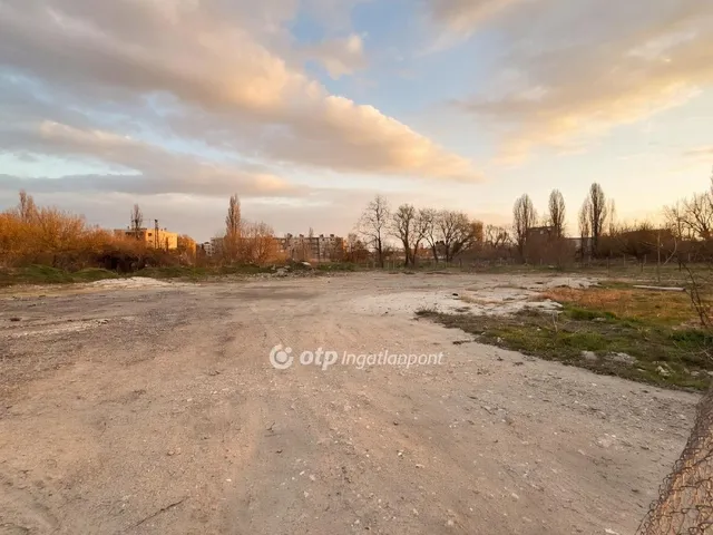 Eladó telek Budapest XIV. kerület, Zugló 4327 nm