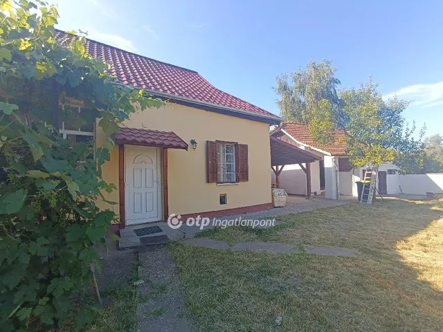 Eladó ház Zsurk, Töltés előtt 110 nm