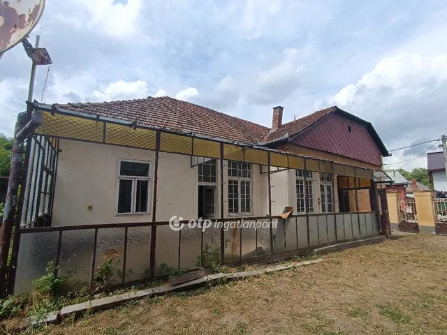 Eladó ház Kisvárda, Templom park mellett 150 nm