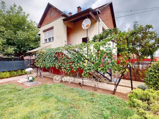 Eladó ház Újfehértó, Kertváros 99 nm
