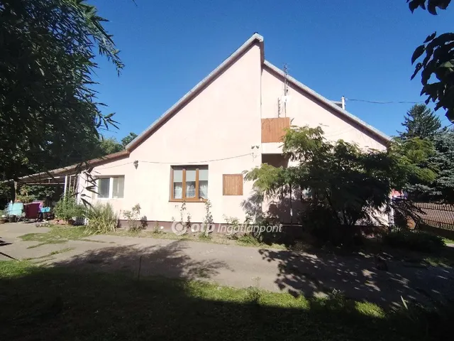 Eladó ház Kömörő, Fő utca 167 nm