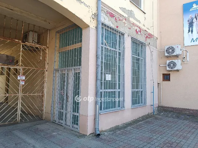 Eladó kereskedelmi és ipari ingatlan Kisvárda 40 nm