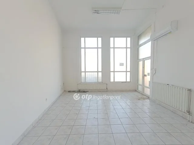 Eladó kereskedelmi és ipari ingatlan Kisvárda, Centrum 40 nm
