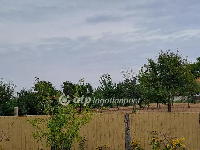 Eladó telek Téglás 756 nm