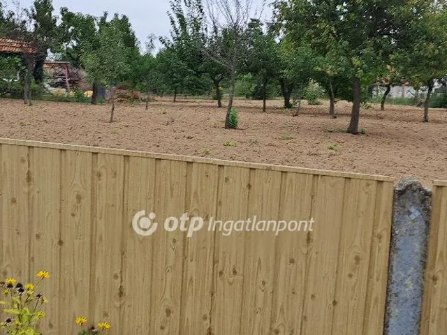 Eladó telek Téglás 756 nm