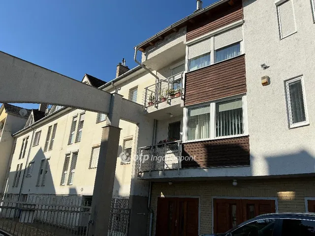 Eladó kereskedelmi és ipari ingatlan Nyíregyháza 93 nm