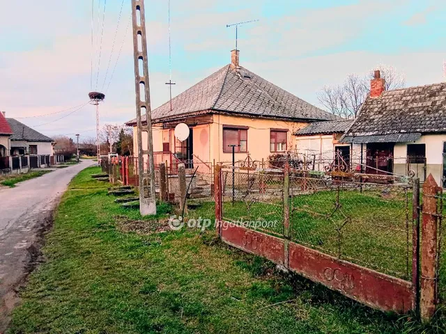 Eladó ház Kölcse 73 nm