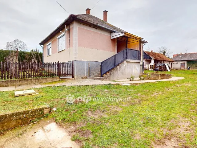 Eladó ház Tiszabercel 89 nm