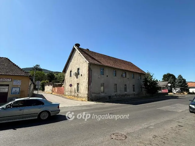 Eladó kereskedelmi és ipari ingatlan Tokaj 750 nm