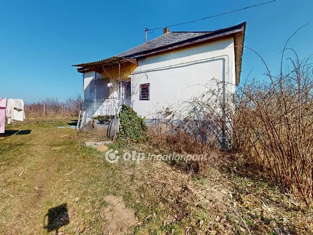 Eladó ház Benk 84 nm