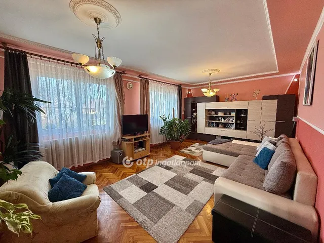 Eladó ház Zsurk 160 nm