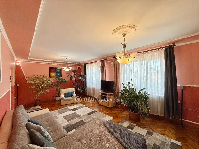 Eladó ház Zsurk 160 nm