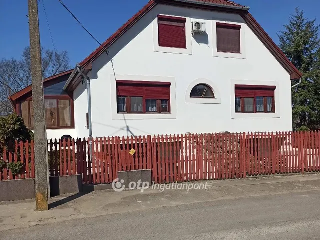 Eladó ház Szamosszeg 240 nm