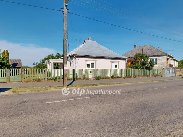 Eladó ház Gyüre 77 nm