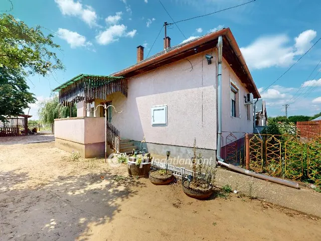 Eladó ház Szakoly 88 nm