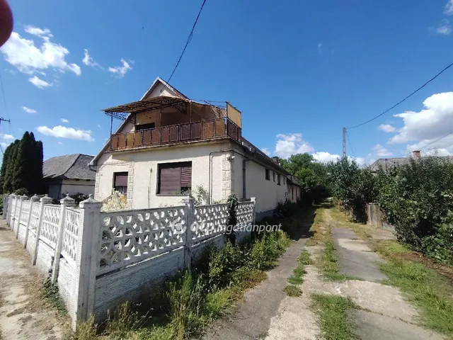Eladó ház Tiszabecs 178 nm