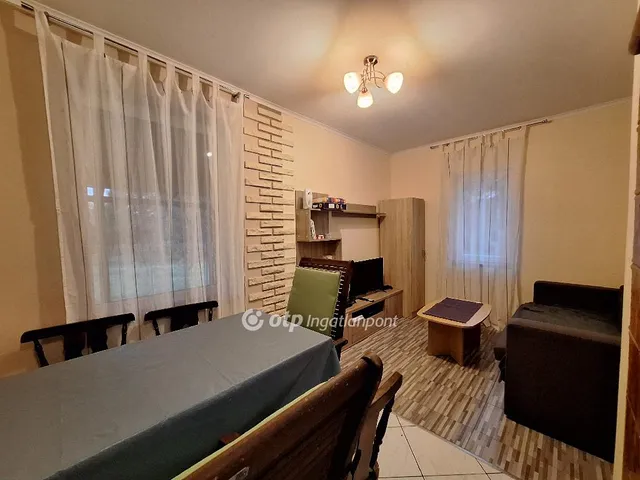 Eladó ház Tét 53 nm