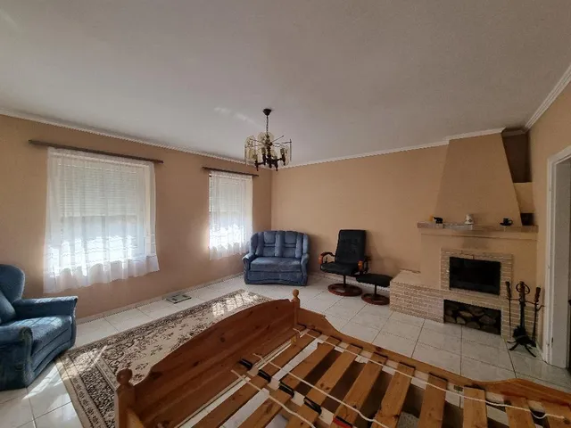 Eladó ház Pápa, Simaházi utca 295 nm