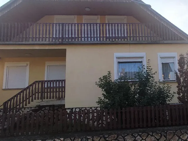 Eladó ház Pápa 295 nm