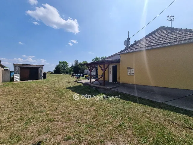 Eladó ház Kerta 105 nm