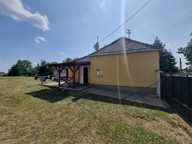 Eladó ház Kerta 105 nm