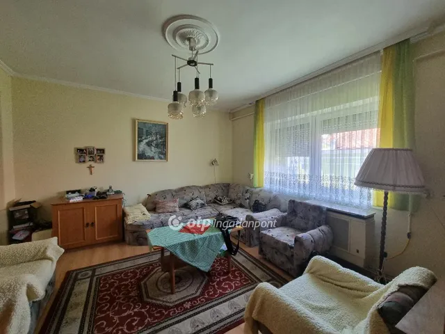 Eladó lakás Pápa, Belváros 50 nm