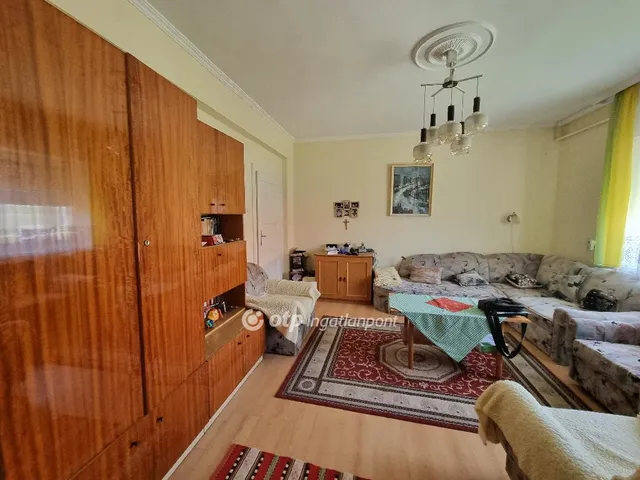 Eladó lakás Pápa, Belváros 50 nm