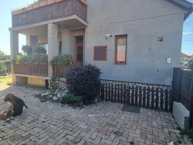 Eladó ház Pápa, Belváros 164 nm