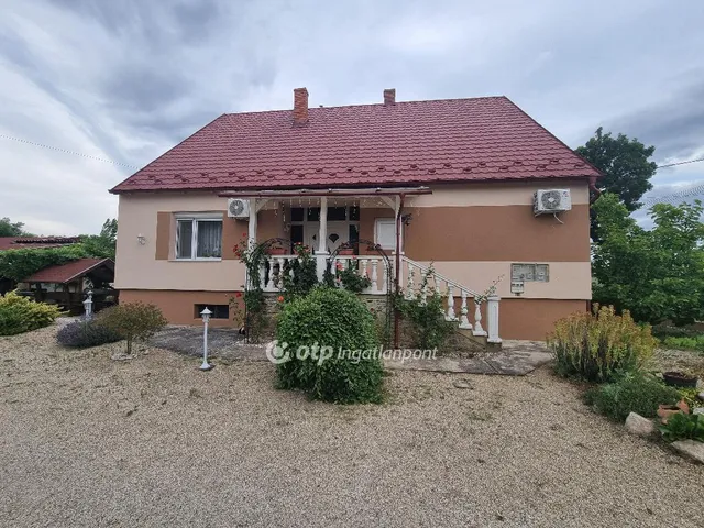 Eladó ház Külsővat 152 nm
