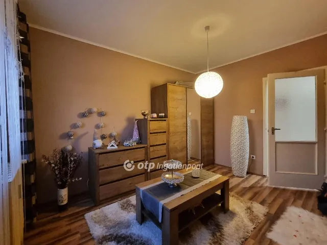 Eladó lakás Pápa 53 nm