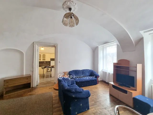 Eladó lakás Pápa, Belváros 53 nm