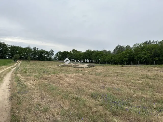 Eladó telek Dabas 720 nm