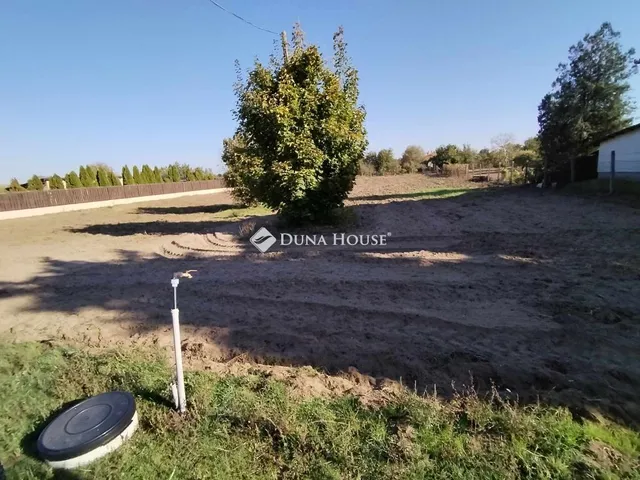 Eladó telek Dánszentmiklós 2917 nm