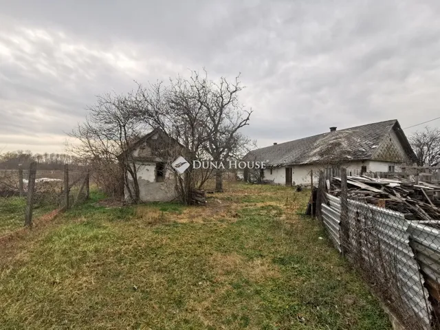 Eladó telek Dabas 7430 nm