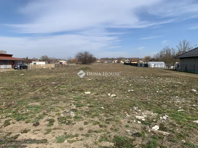 Eladó telek Hernád 4298 nm