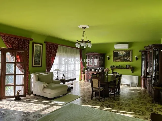 Eladó ház Majosháza 257 nm