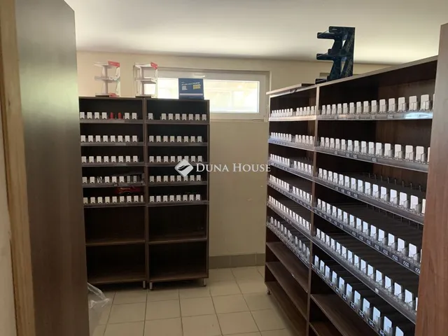 Eladó kereskedelmi és ipari ingatlan Hernád 115 nm
