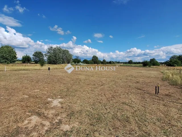 Eladó telek Dabas 1282 nm