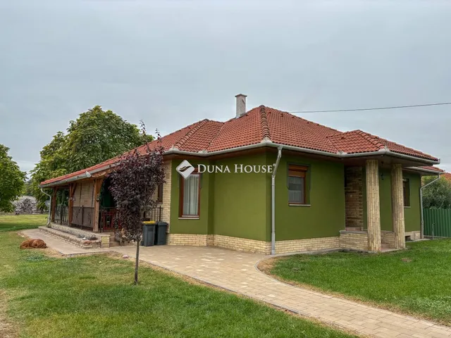 Eladó ház Hernád 99 nm
