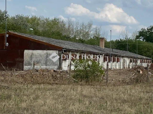 Eladó kereskedelmi és ipari ingatlan Inárcs 1152 nm