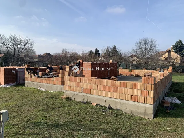 Eladó telek Dánszentmiklós 1080 nm